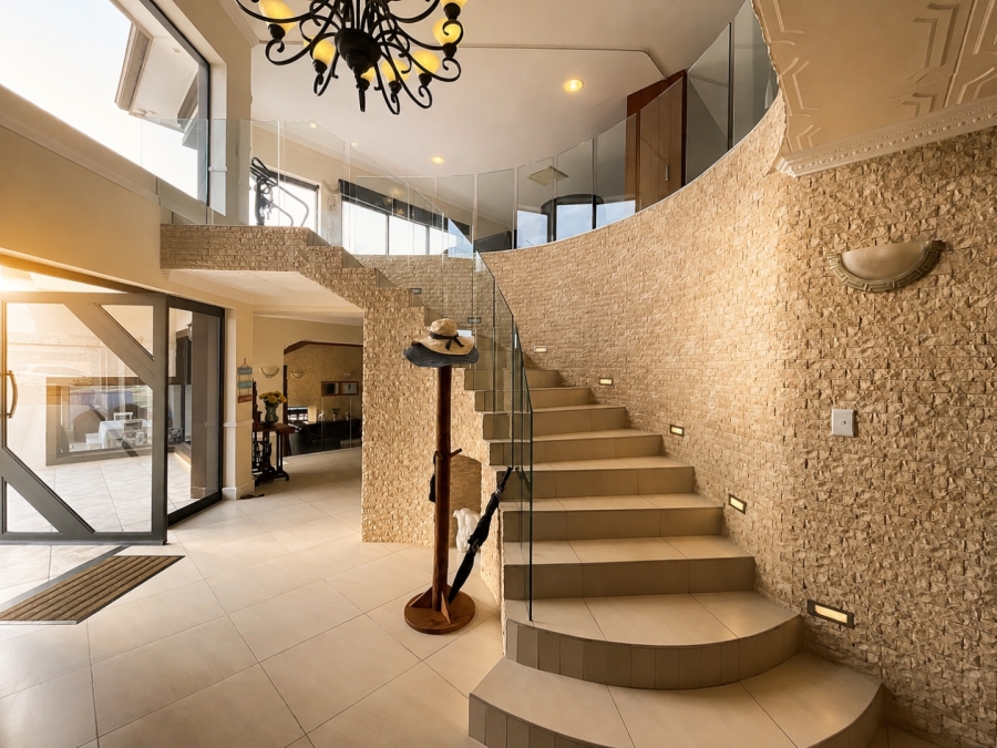 6 Bedroom Property for Sale in Monte Christo Western Cape